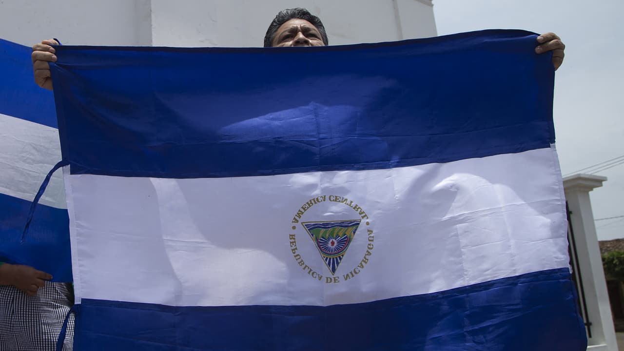<b>En video. Nueva ola de detenciones a opositores de Daniel Ortega en Nicaragua</b>
<br>
<br>Víctor Hugo Tinoco, excanciller nicaragüense, y Dora María Téllez son dos de los 12 los dirigentes y candidatos de oposición nicaragüense que han sido arrestados desde el pasado 2 de junio.