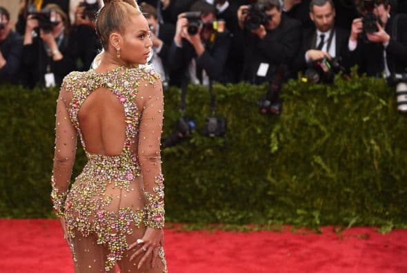 En la gala del MET las tres sensuales famosas dejaron a muchos boquiabiertos con sus curvas al descubierto. ¿Quién las lució mejor?