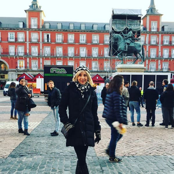 El pasado 10 de diciembre la guapa mexicana celebró su cumpleaños número 54 llena de mucho cariño por parte de su 'fanmilia', como ella le llamaba a sus seguidores.