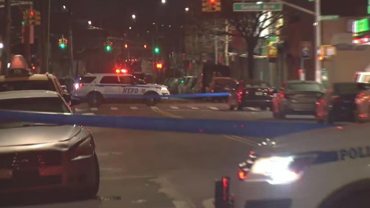 Un oficial de la policía dispara contra un conductor que estaba en un vehículo robado