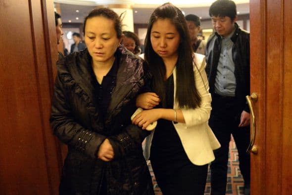 No saben nada de sus seres queridos desde el pasado 8 de marzo cundo la torre de control perdió contacto con la aeronave.