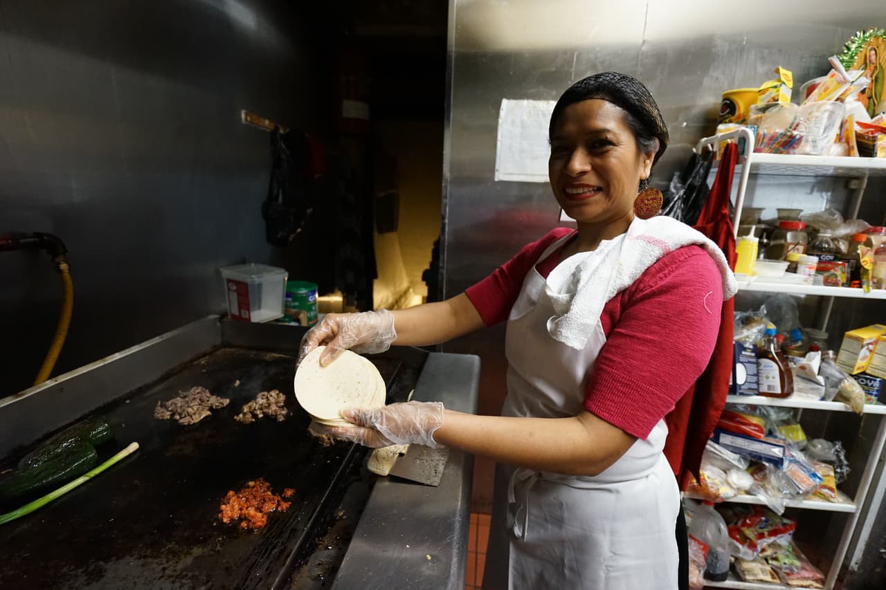 Blandie aprendió a hacer tacos desde la infancia en su natal Cholula, Puebla.