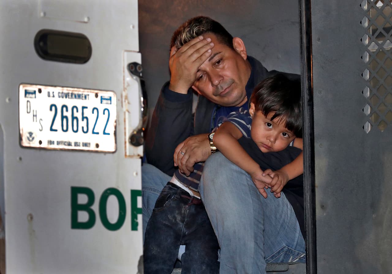 Las separaciones de familias en la frontera continúan: ahora el gobierno las justifica de otra forma