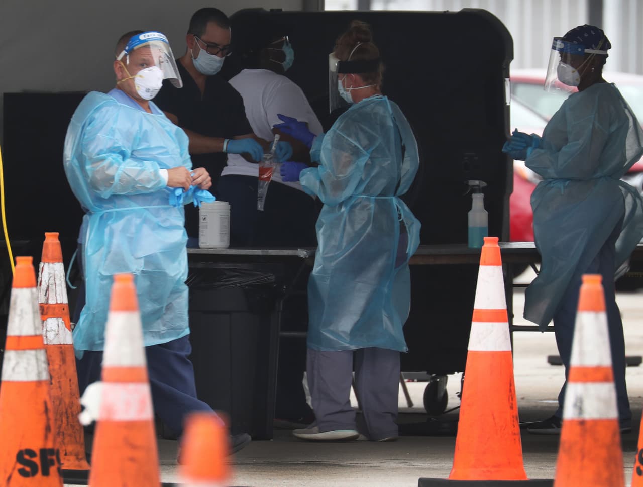 <b>Tamiami Fairgrounds</b>: en el 10901 SW 24th St, Miami, FL 33165. 
<a href="https://curative.com/search#9/25.8943/-80.3193" target="_blank">Puede solicitar la cita aquí. </a>