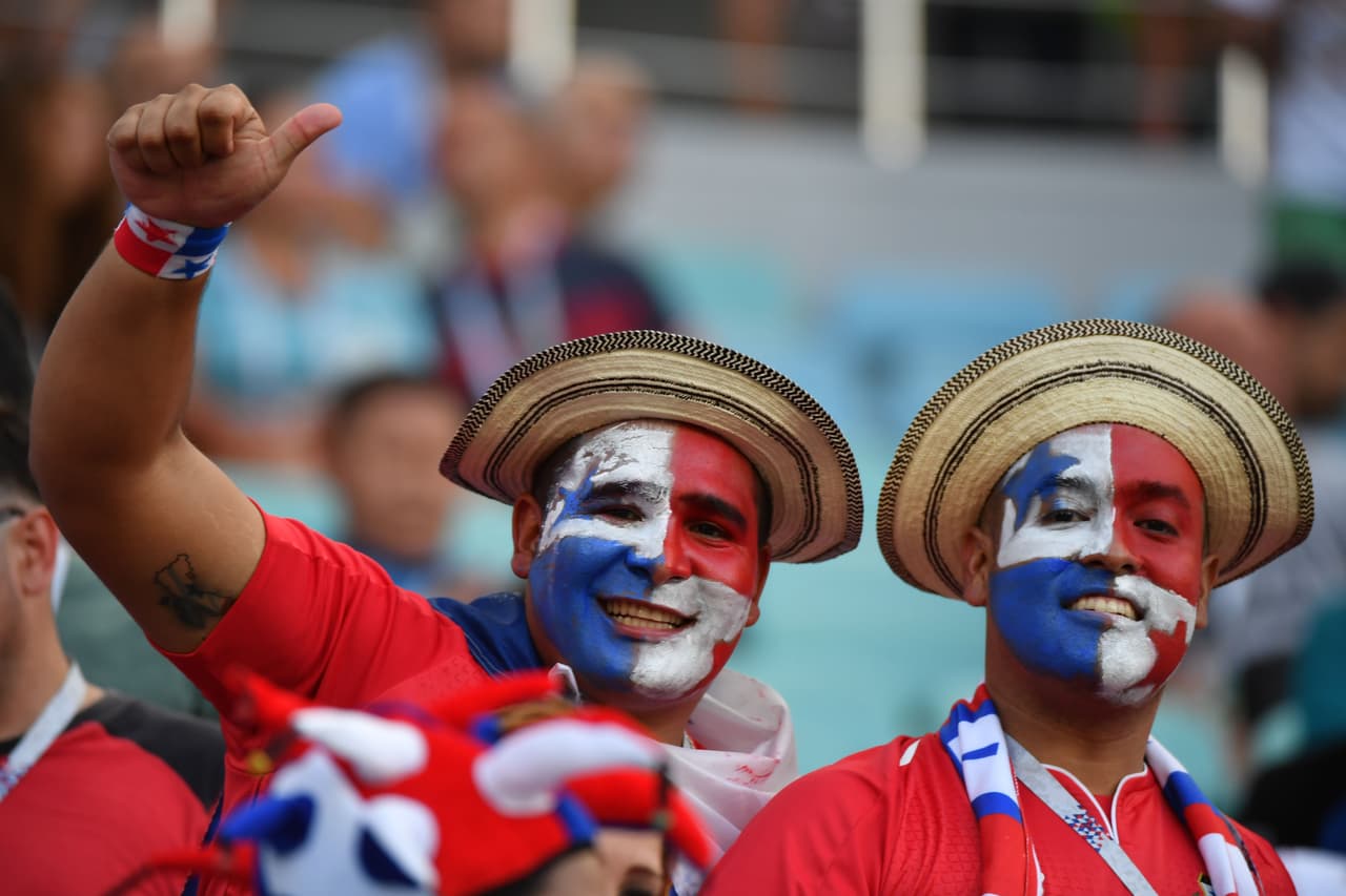 Los fanáticos de Panamá debutaron apoyando en un Mundial de mayores a su selección y en esa fiesta en las tribunas se encontraron a los hinchas de Bélgica, su primer rival en Rusia 2018.