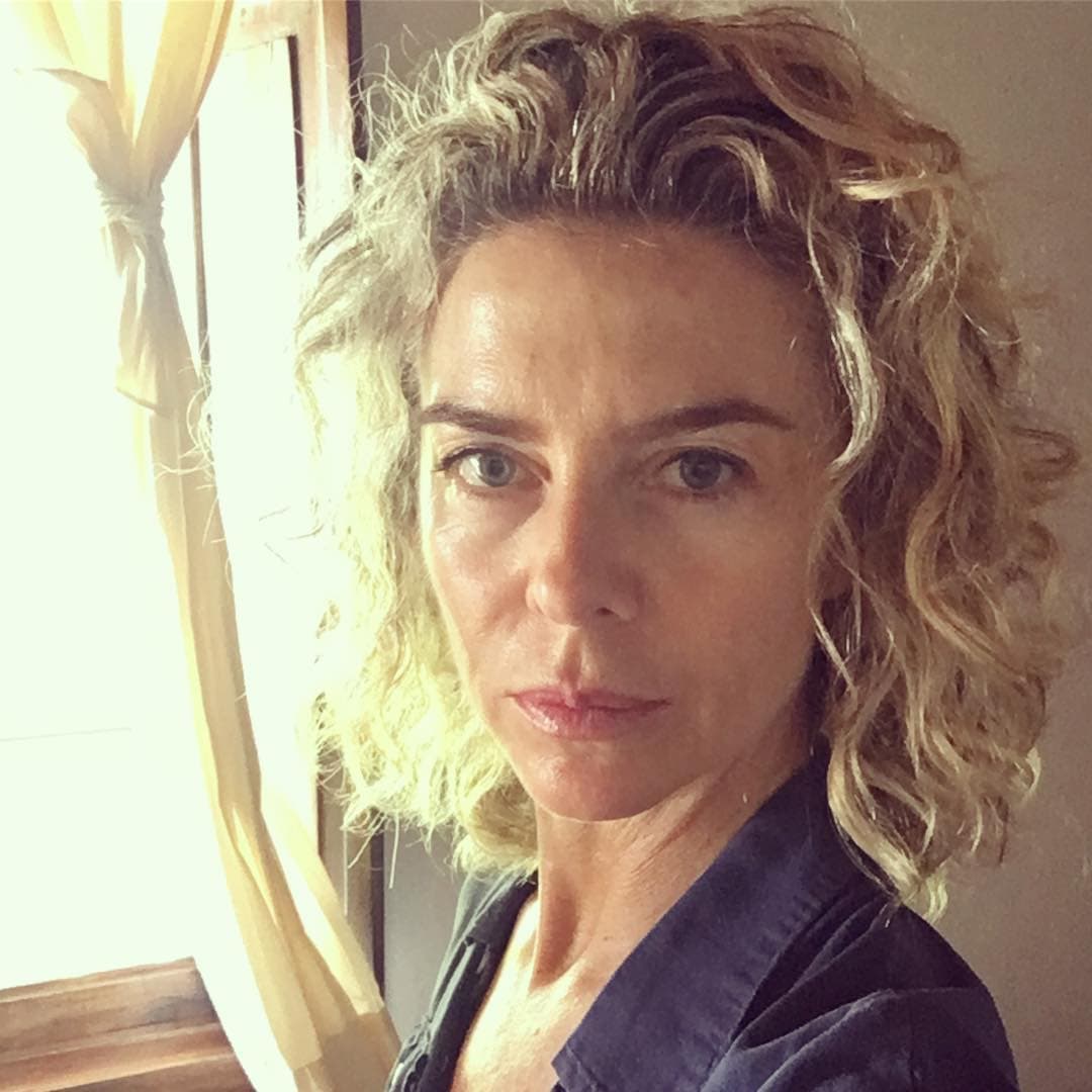 Y cuando llegaron a un camino despejado, le dijo que se sentara sobre sus piernas: "Agarre el timón que yo me encargo de lo demás", citó la actriz en su columna.