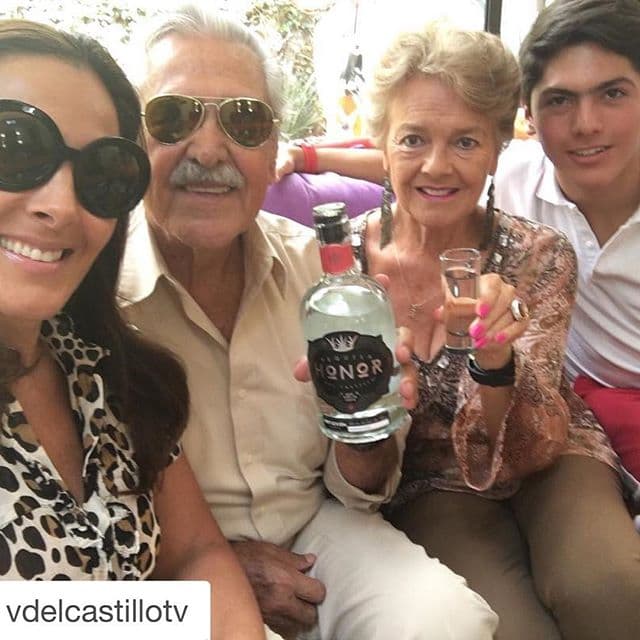 Su familia estuvo a su lado para apoyarla.