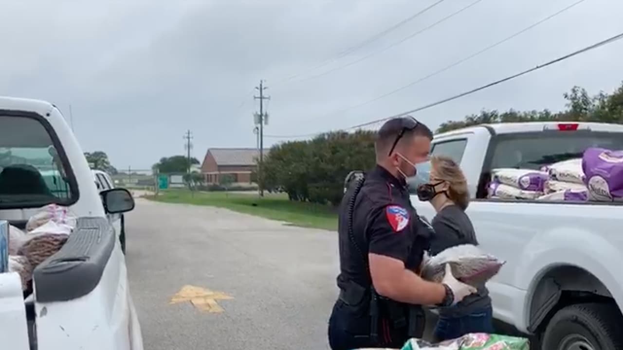 El evento se llevó a cabo en el Centro de Servicios de Animales del condado Fort Bend.