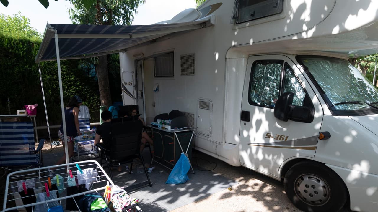 Dueños de casas móviles en Bell dicen que autoridades los están forzando a abandonar el parque donde se estacionan