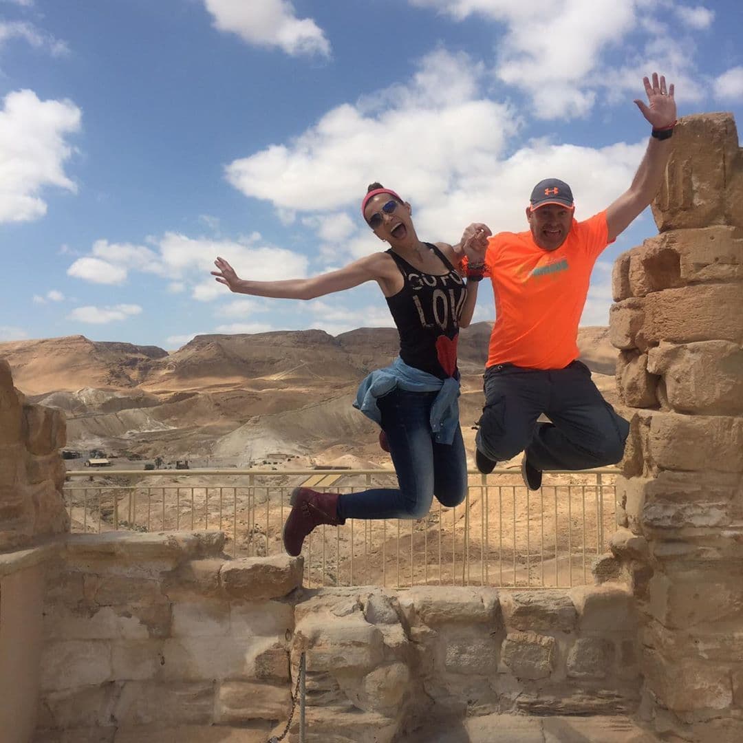 La vitalidad y la conexión entre Alan Tacher y Cristy Bernal es única, y aunque su prioridad más grande son sus hijos siempre encuentran un momento para reavivar su amor.