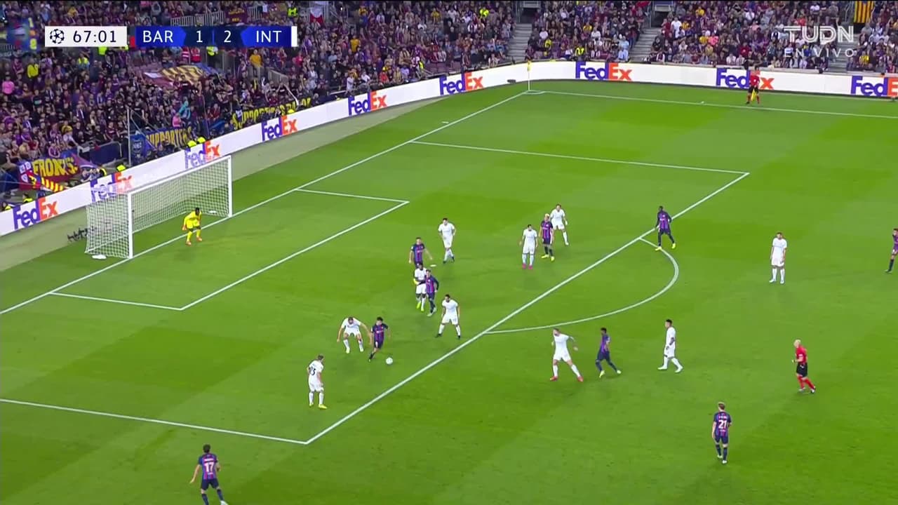 ¡TIRO ATAJADO! disparo por Ousmane Dembélé.