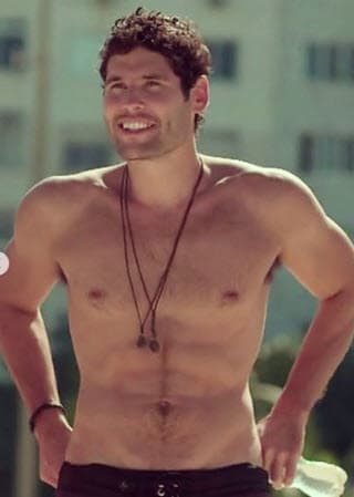 Así es como Dudu luce sin maquillaje y sin el vestuario que utiliza para convertirse en Jesús.