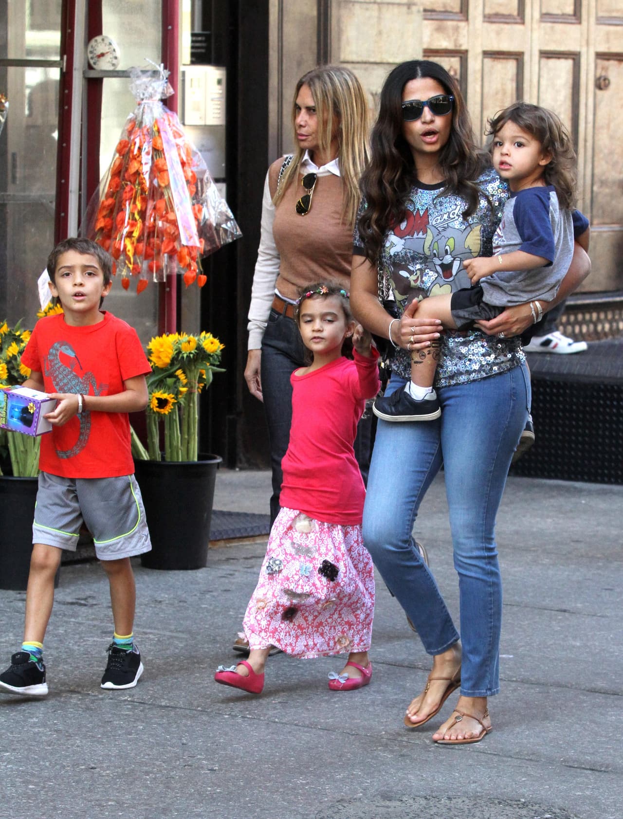 Más fotos de la linda familia McConaughey - Alves.