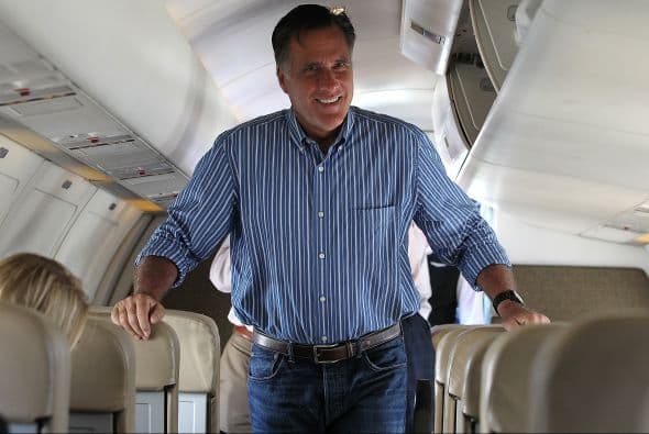 Mientras fue gobernador de Massachusetts, Romney se ganó una fama de moderado pragmático, de la cual se ha ido distanciando en su campaña hacia la Casa Blanca, lo que permitió a Obama calificarlo de malabarista político que cambia sus posturas dependiendo de sus intereses.