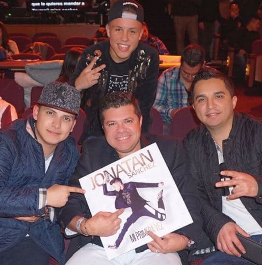 Con los meros meros, La Arrolladora Banda El Limón.