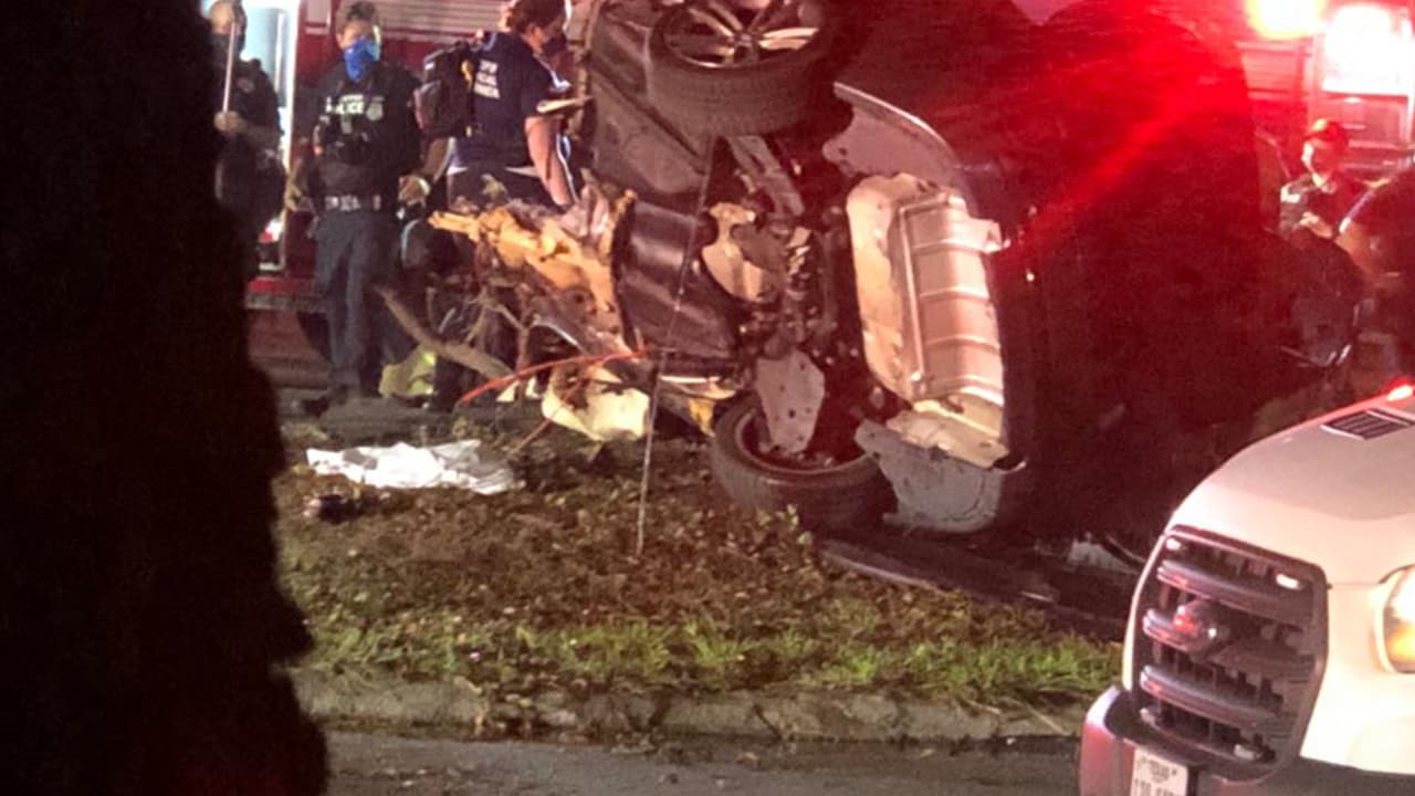 Testigos de los hechos dijeron a las autoridades que el otro conductor viajaba en un vehículo negro, al parecer un Dodge Charger o Challenger.