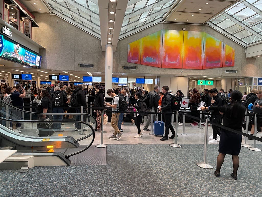 Más de 100 vuelos retrasados en el Aeropuerto Internacional de Orlando