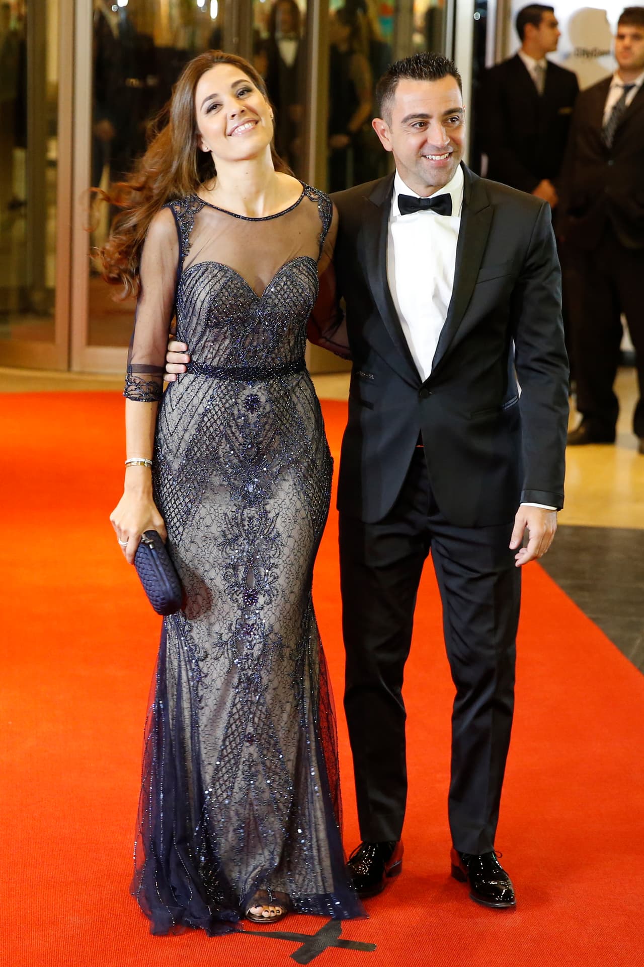 El futbolista Xavi Hernández y su esposa, la periodista Nuria Cunillera