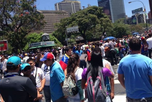 Los estudiantes trataron de marchar hacia la sede del Sebin, en el Distrito Capital, donde el Gobierno ha prohibido reiteradamente este tipo de marchas alegando que acaban en incidentes. (Crédito: Elyangelica Gonzalez)