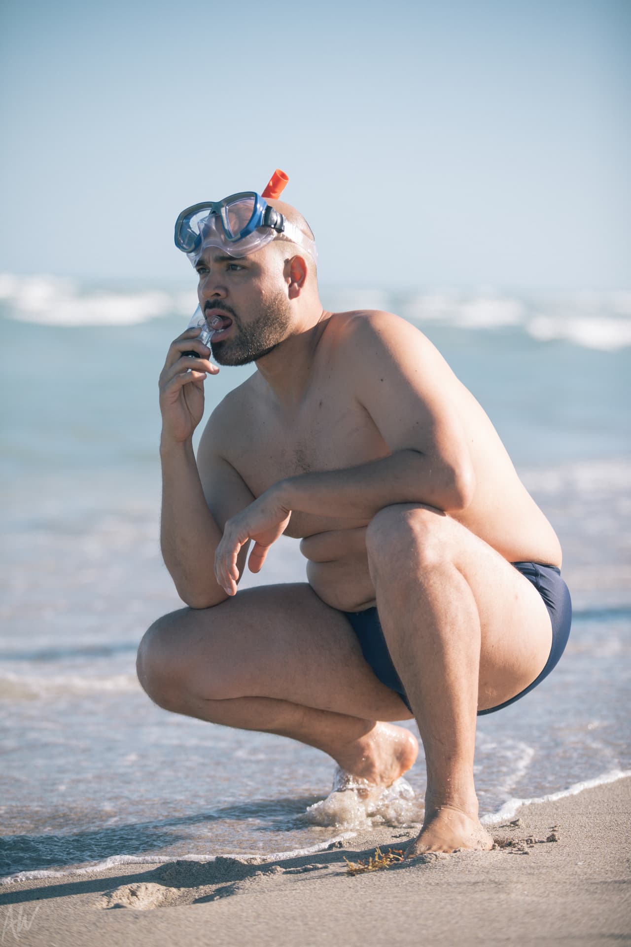 Y mientras tanto,
<b>El Pelón</b>, siempre pendiente de él para que no le pase nada.