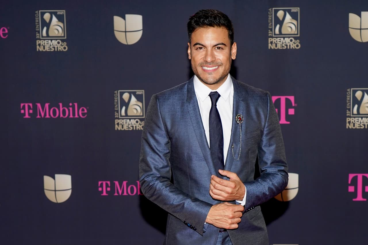 Sin embargo, no sólo la voz del cantante se ha robado los corazones de millones. Su carisma, humildad, gran corazón, simpatía y sí, gran atractivo, también son factores que lo han hecho el ‘crush’ de muchísimos.