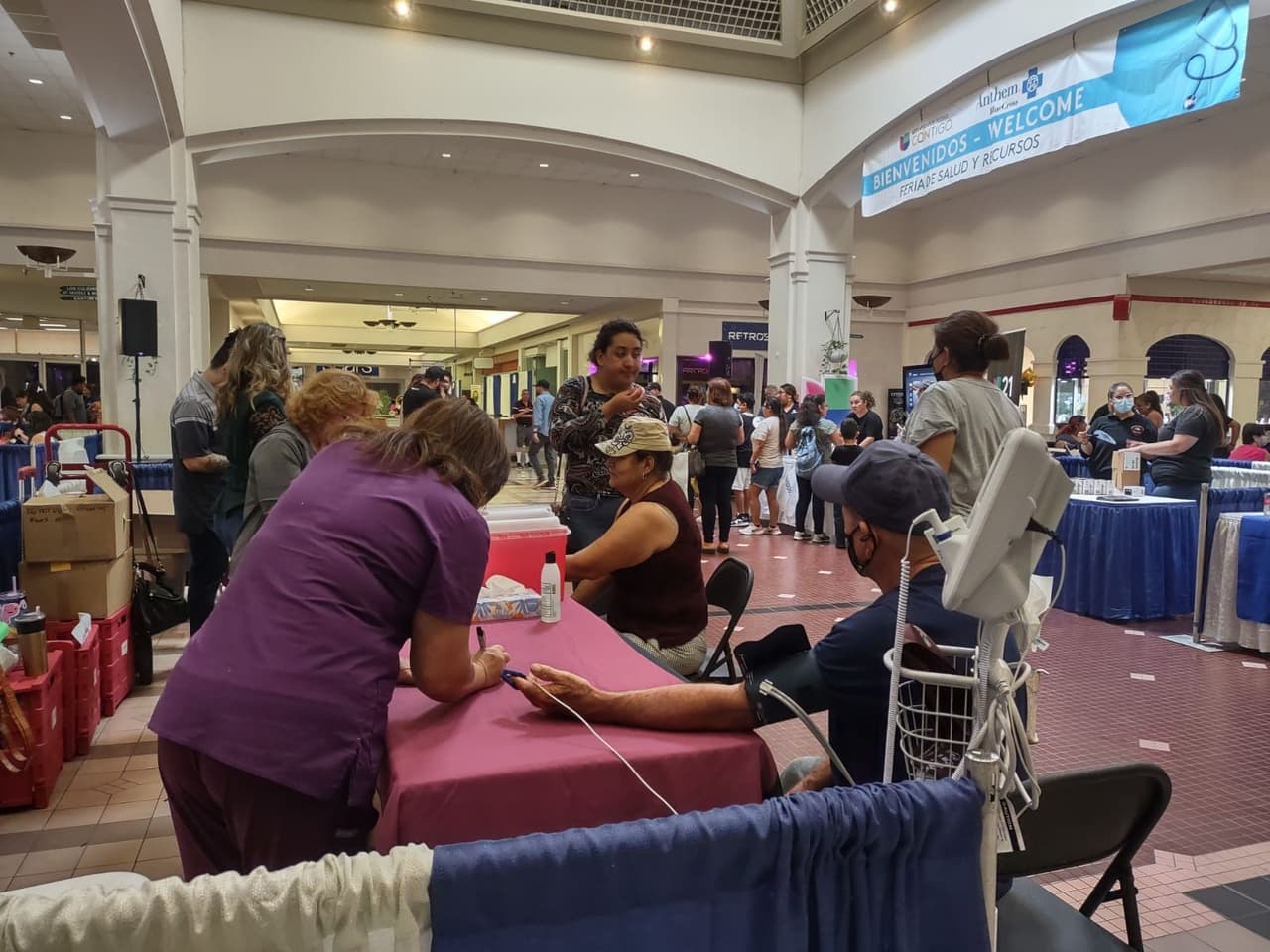 En el lugar hubo consultas completamente gratis, además a los asistentes se les tomaba la presión.