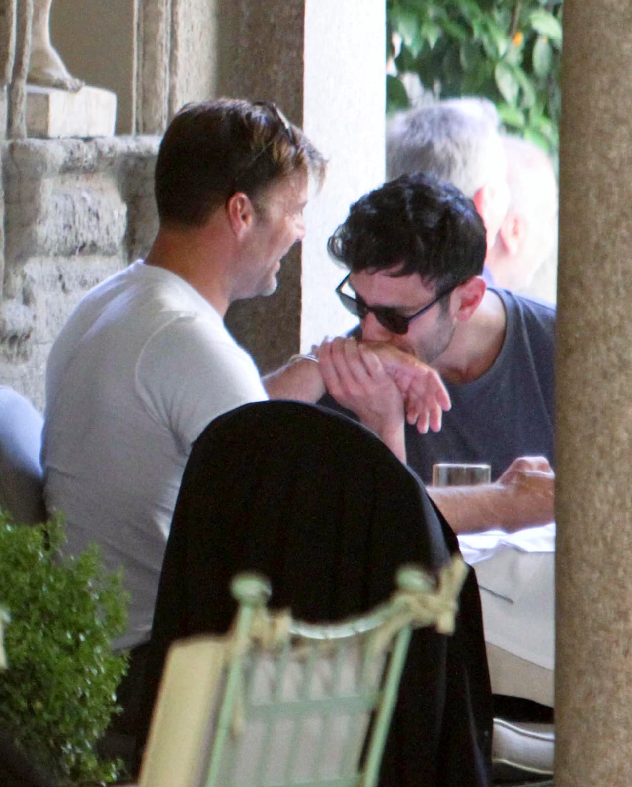 Se nota que es una escapada romántica.