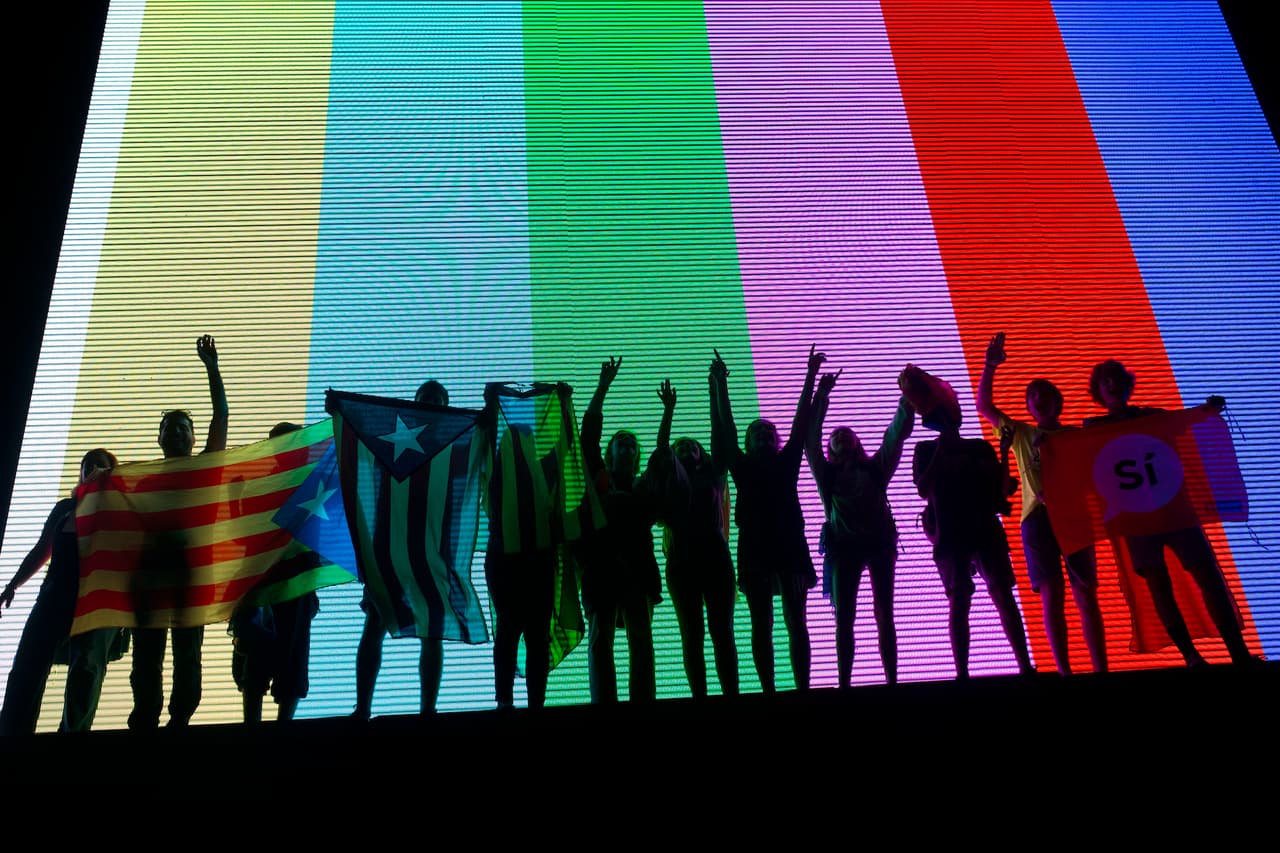 Una imagen de partidarios de la independencia en un acto de cierre de campaña en Barcelona.