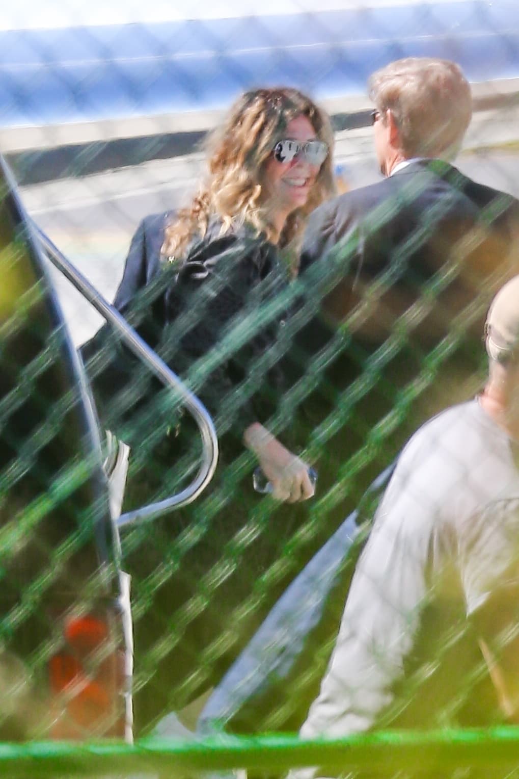 "Habían estado en contacto con compañeros de trabajo, amigos y admiradores. Anunciar que tenían el virus era su forma de asegurarse de que aquellos que habían estado en contacto con ellos supieran que debían hacerse la prueba", agregó el informante.
<br>