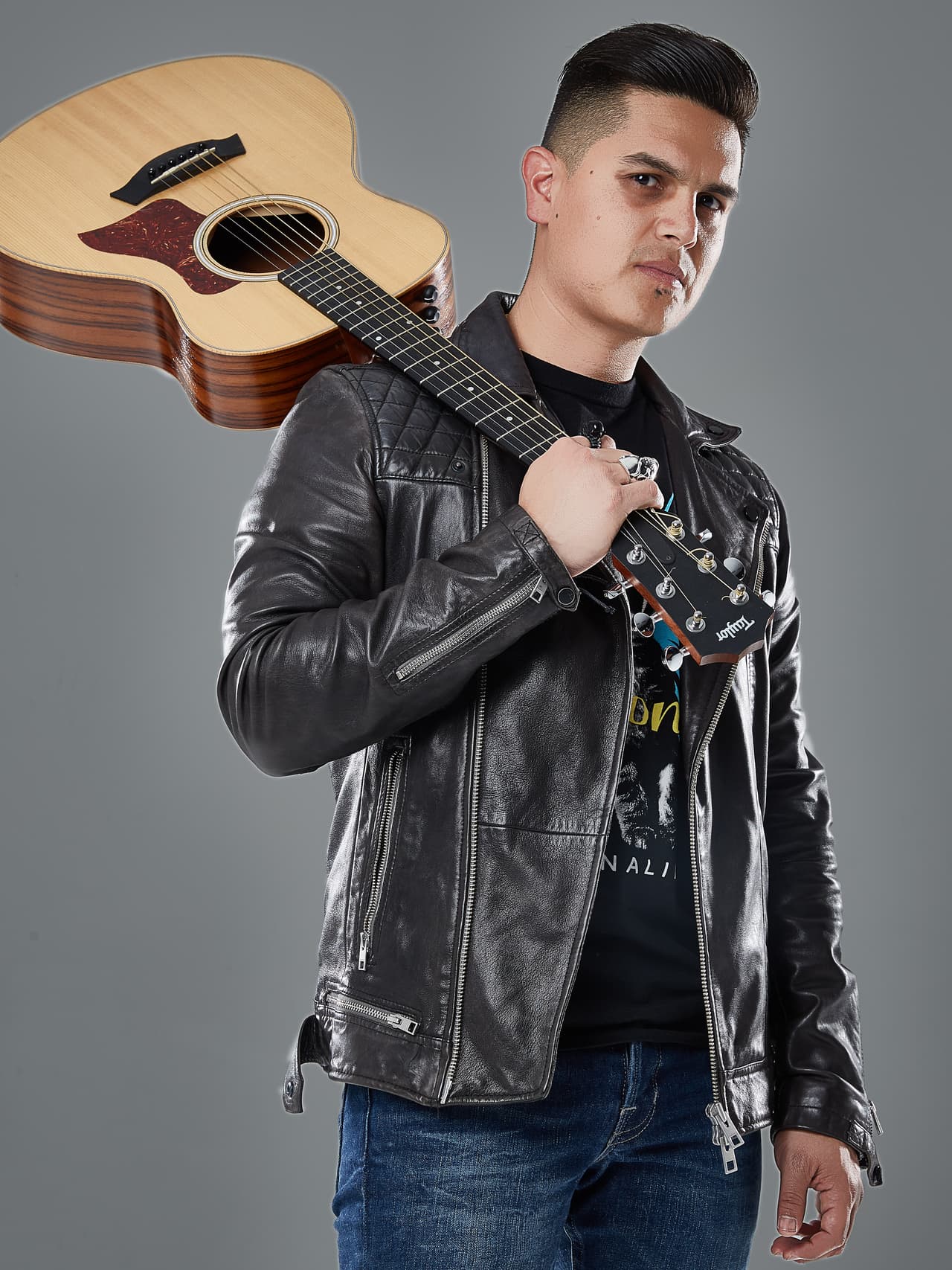 <span class="cms-h3-H3"><b>Régulo Caro.</b></span> Nominación: Artista Masculino del Año Regional Mexicano y Canción del Año Regional Mexicano por "Cicatriiices".