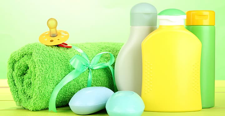 Alma Edith Novella nos dijo que si ponen agua con jabón líquido espumoso en el jardín podrían evitar que las hormigas ingresen a su casa.