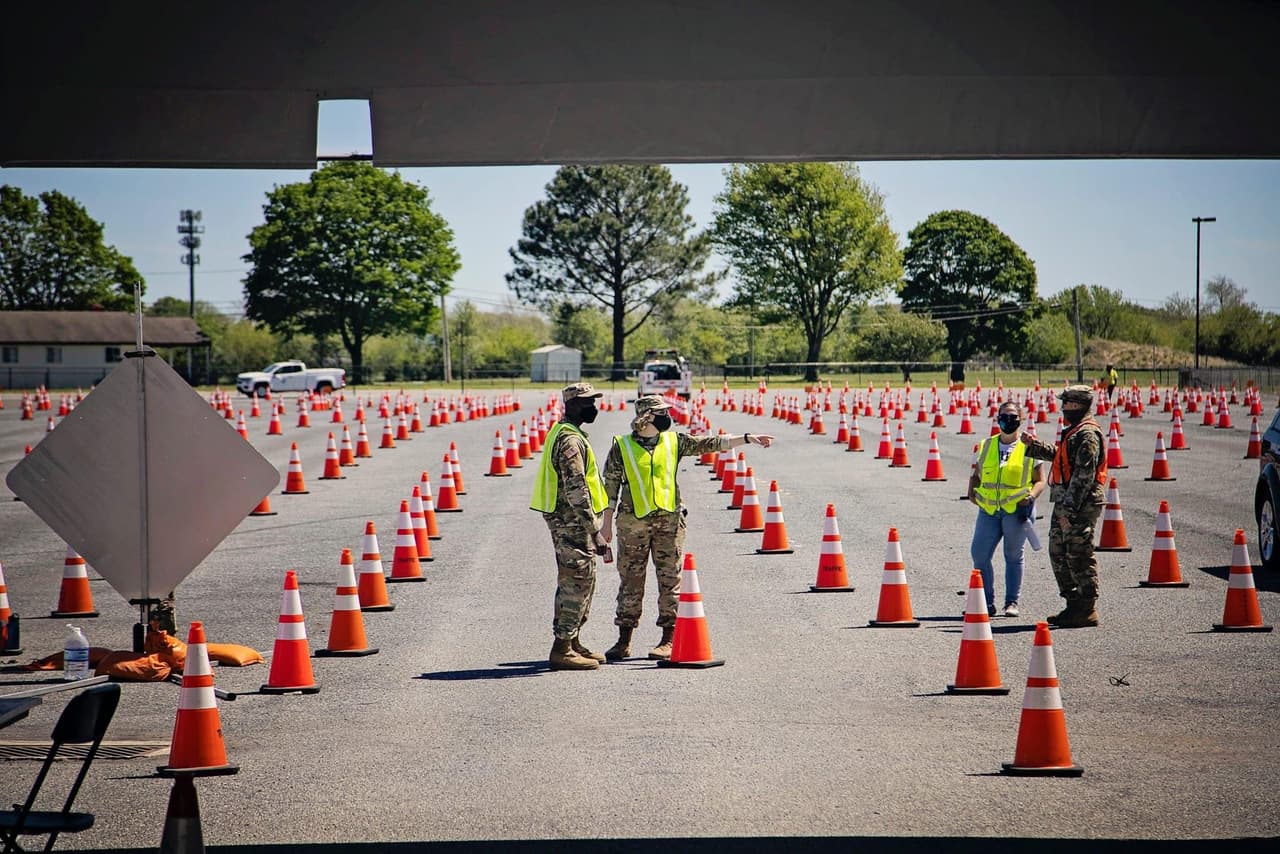 Guardia Nacional ayuda a operar unidades móviles para fomentar la vacunación en Delaware