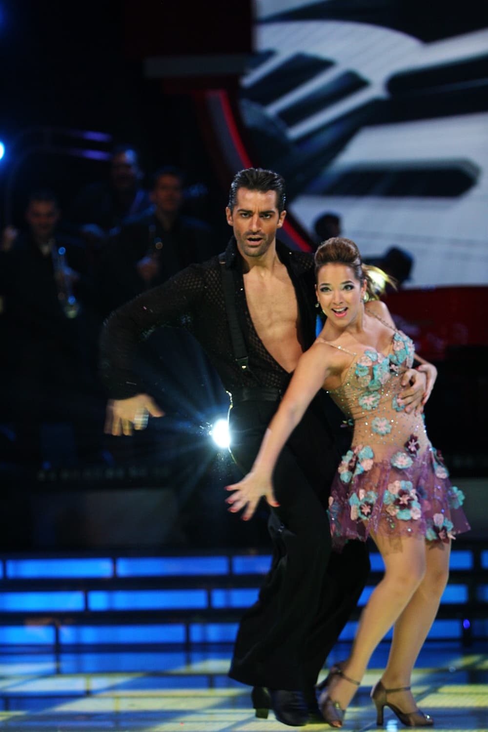 La parejita derrochó energía sobre la pista de baile, pues la final estaba ya muy cerca.