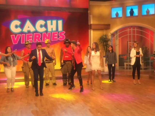 Con los ardientes movimiento de los bomberos, Johhny tenía mucha competencia.