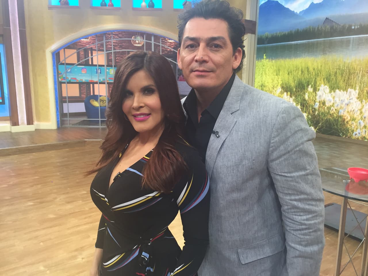 José Manuel Figueroa siempre anda muy bien acompañado.