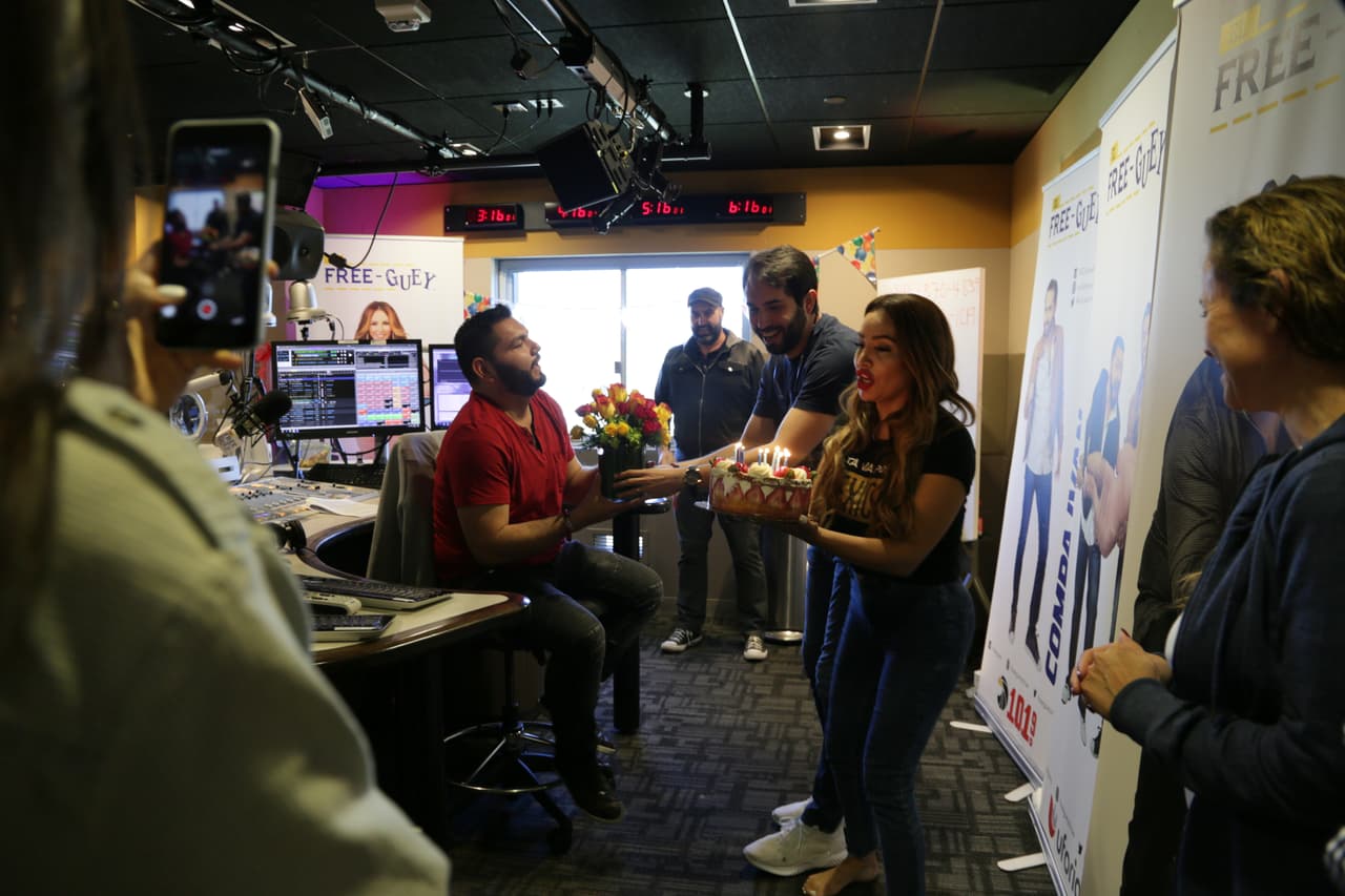 Quienes ayudaron a cantar 'Las Mañanitas' para 
<b>El Tambochi</b>.