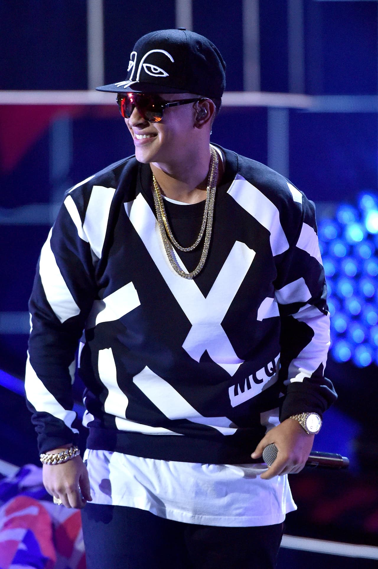 Daddy Yankee en una presentación del 2015 el año en el que lanzó los sencillos "Sígueme y te sigo" y "Vaivén" que estuvieron en el top 10 de las música latina.