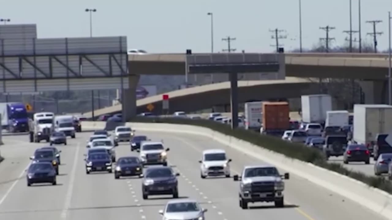 ¿Planeas viajar por Navidad? Esto debes saber si vives en Texas y no tienes estatus legal migratorio