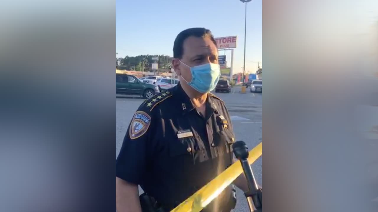 “Parece que, si trató de defenderse un poco, pero no sabremos hasta que se lleve a cabo la investigación”, agregó el sheriff González y expresó sus condolencias para la familia de la víctima.
<br>