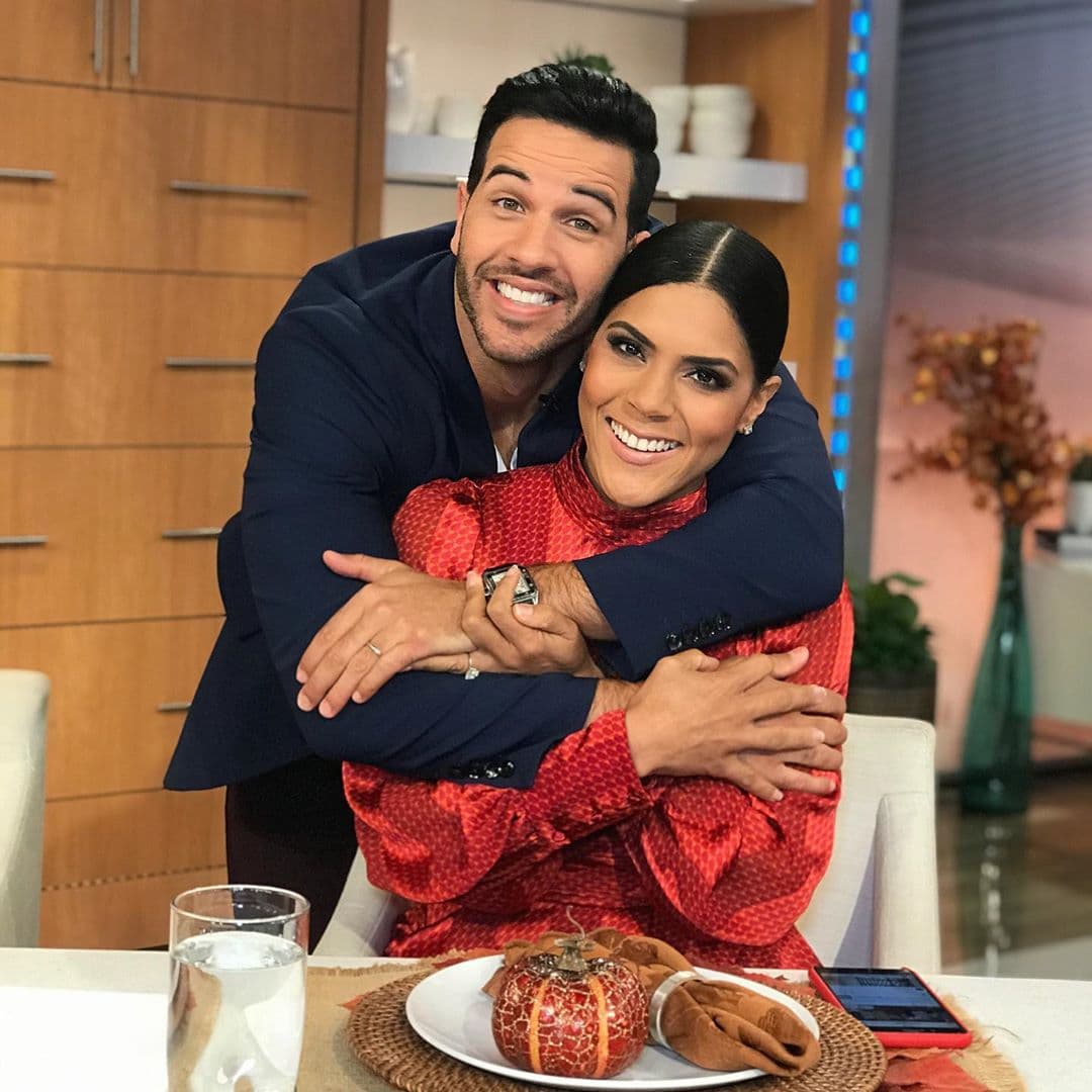 Francisca y Yisus se consideran casi hermanos. Ellos comparten una personalidad carismática y los distingue la sencillez que expresan ante el público hispano.