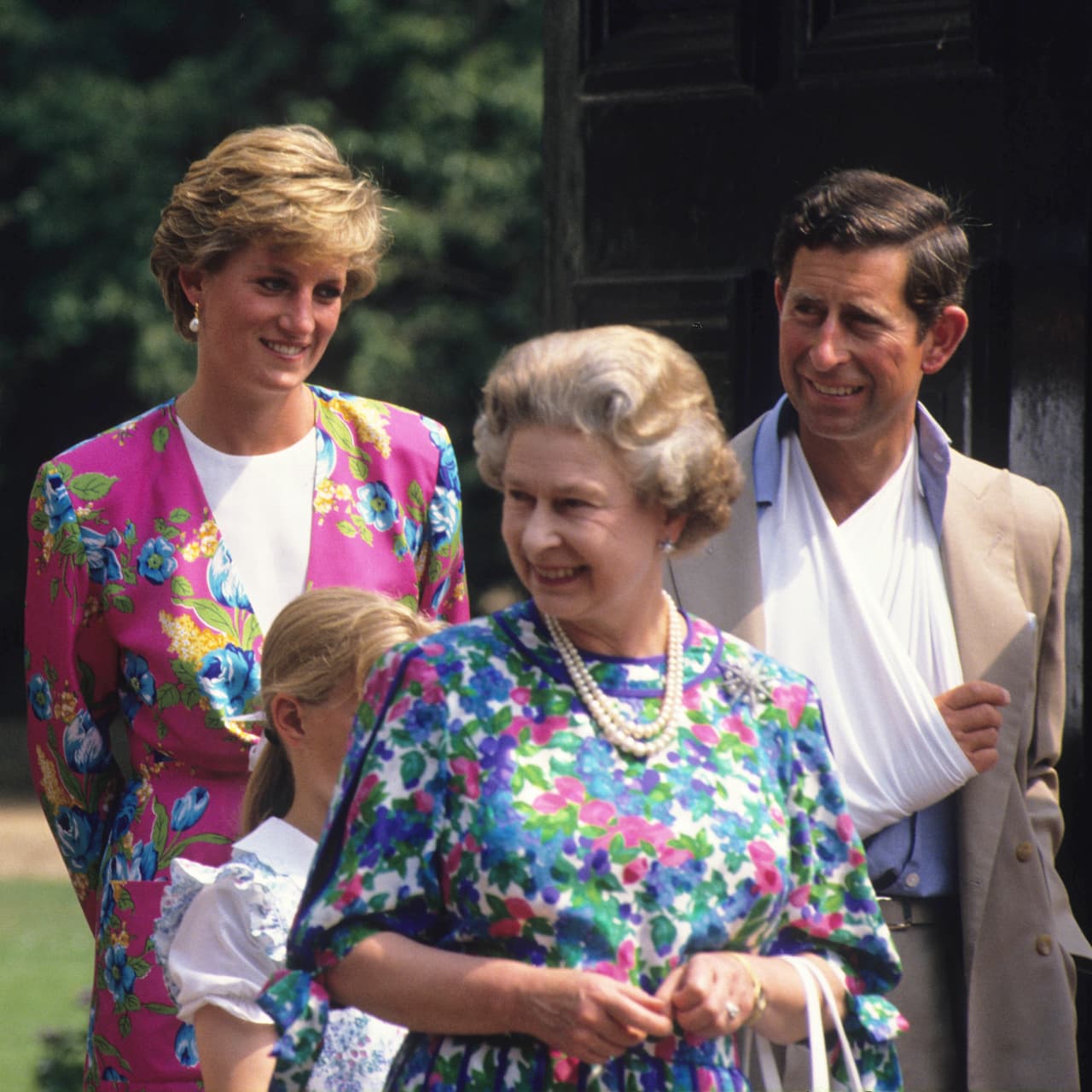 El
<b><a href="https://www.univision.com/famosos/camilla-confiesa-el-calvario-de-ser-la-otra-en-el-matrimonio-del-principe-carlos-y-diana-fotos#6dbfd05d0001" target="_blank">divorcio entre Diana y Carlos</a> </b>se concretó en agosto de 1996. Un año antes, Camilla había hecho lo propio con su hasta entonces marido. Todo indicaba que el príncipe tenía el camino libre con su viejo amor.
<br>