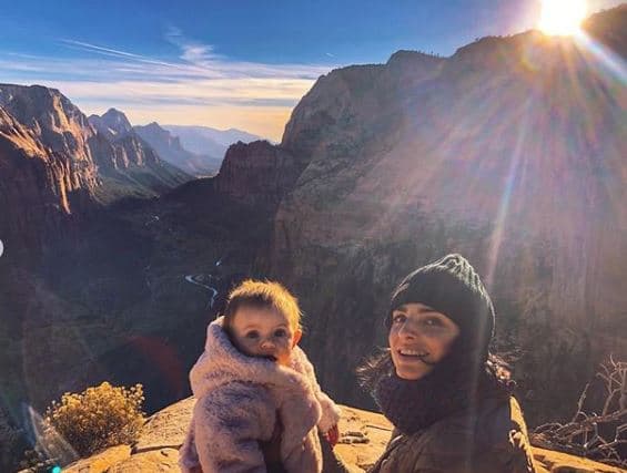El par de instantáneas que compartió la actriz de 31 años fueron tomadas durante su viaje en familia al Parque Nacional Zion.