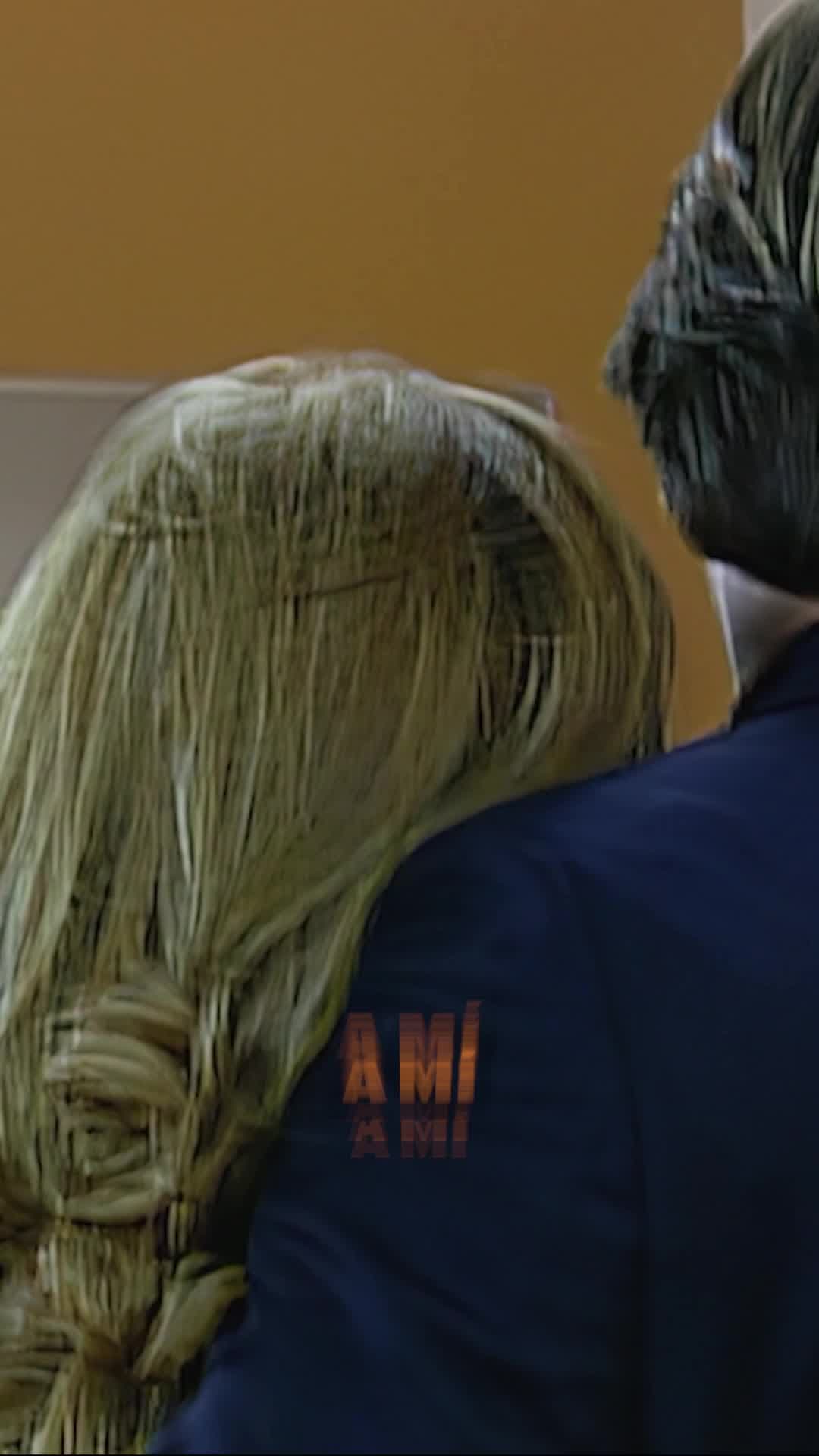 Ramón ve a Lucía con Santiago