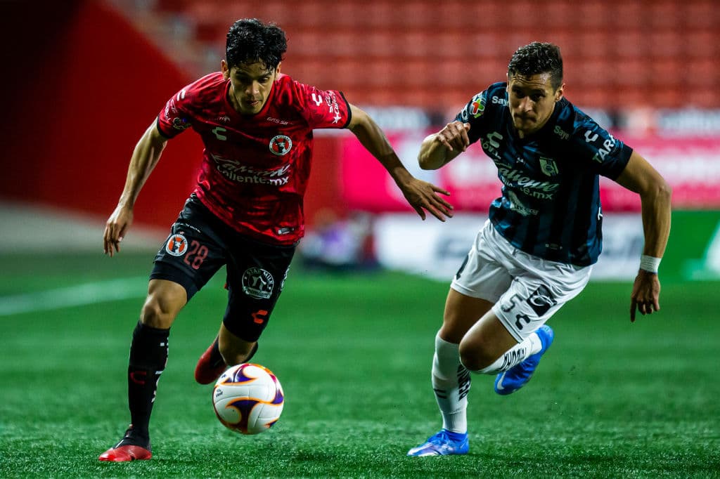 Fidel Martínez (2’) y Mauro Manotas (5’) adelantaron al cuadro fronterizo. Guzmán (7’) hizo autogol y Gallos descontaba. Gil Alcalá (31’) ‘regresó el favor’ para dejar el marcador 3-1. Tijuana y Querétaro acumulan 16 y 14 unidades, respectivamente.