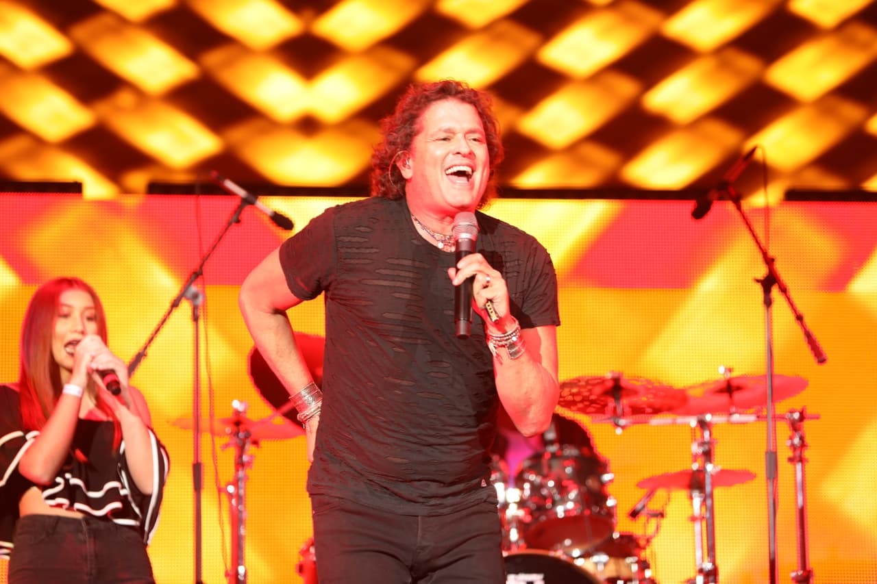 <b>Carlos Vives</b> fue otro colombiano que subió al escenario para prender el ambiente en Miami.