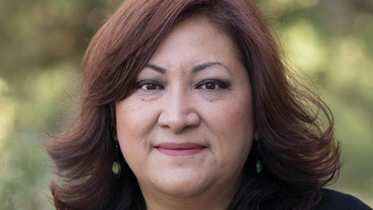 Abriendo puertas: una latina liderará la Facultad de Periodismo de la Universidad de Arizona, la primera en 70 años