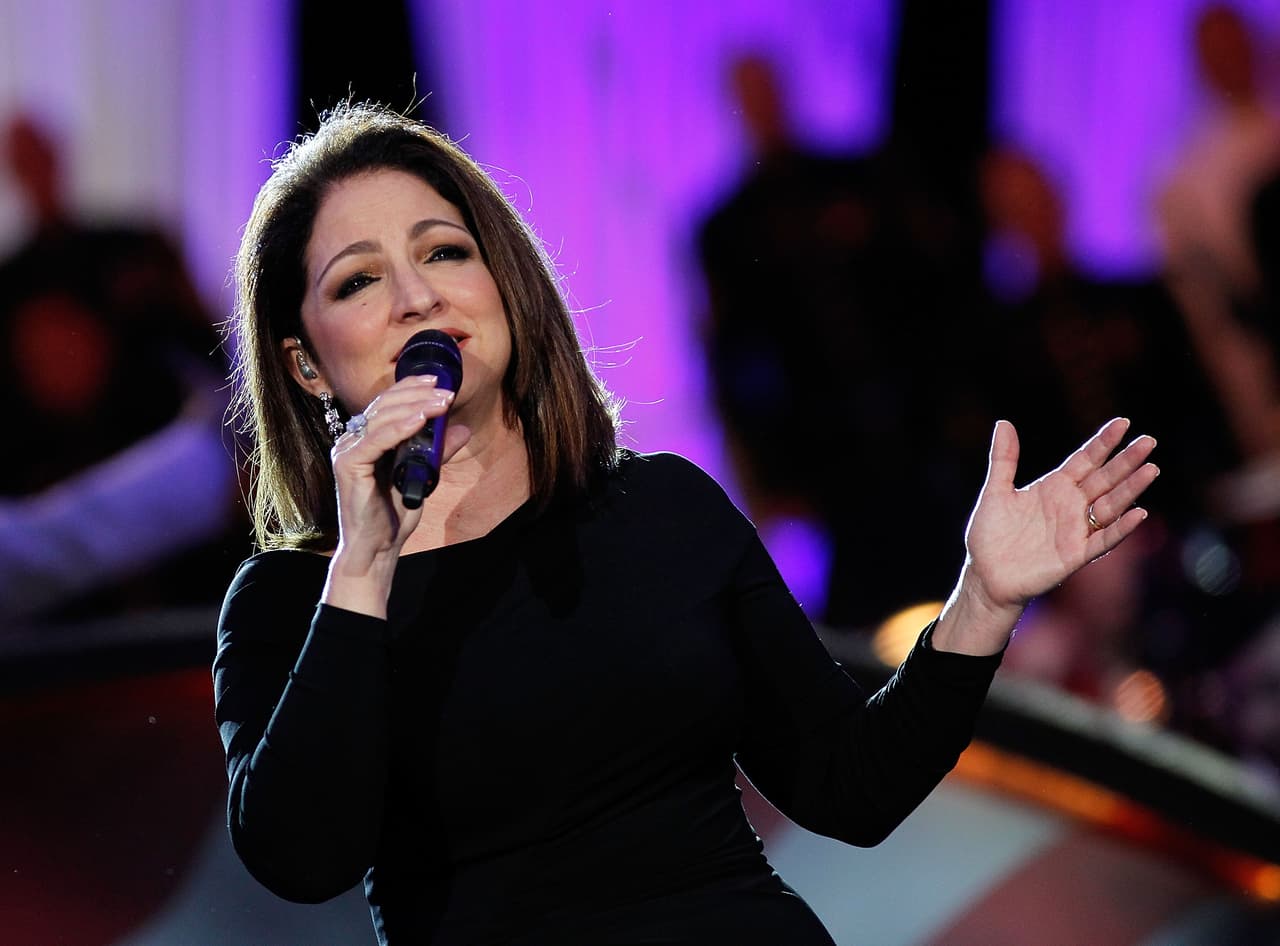 Gloria Estefan fue una de las cantantes que figuran en la lista de las colaboraciones en el tema 'We're all Mexicans'.