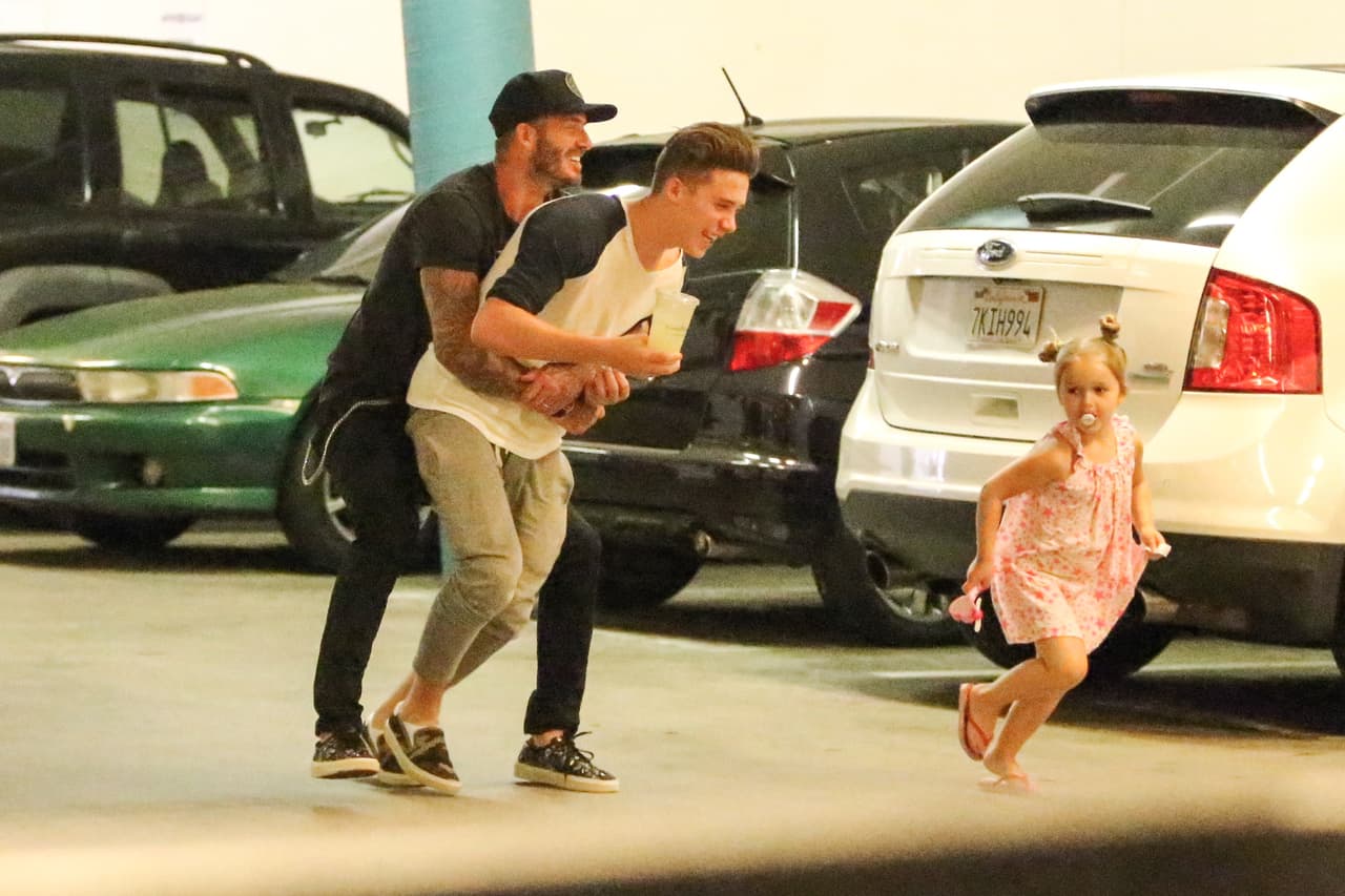 Si hay algo que admiramos de David Beckham, además de su talento en las canchas, es la entrega que tiene con sus hijos.