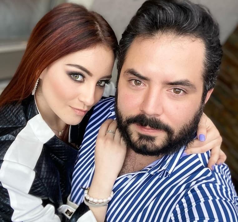 Ahora, José Eduardo tiene una relación con la modelo Paola Dalay, con quien lleva dos años de noviazgo.