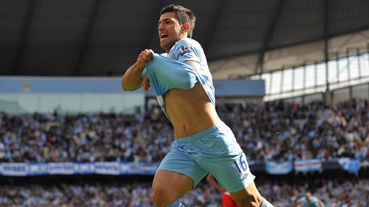En 2012 la historia tendría un revés interesante: ‘The Sky Blues’ ficharon a Sergio ‘Kun’ Agüero, quien, por cierto, ‘no canta mal las cumbias’.